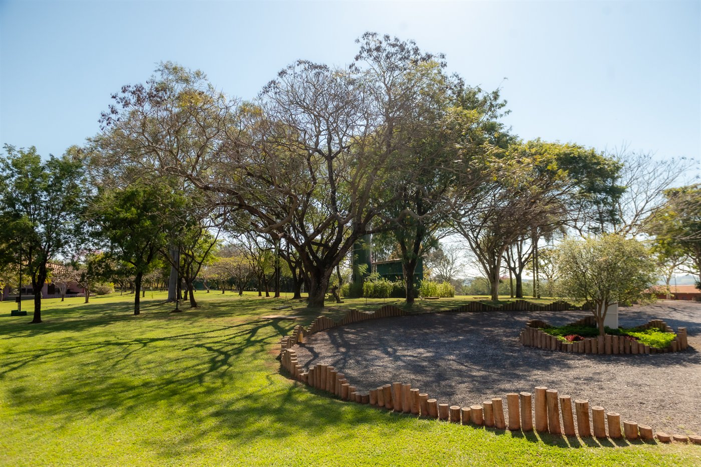 Visão Panorâmica da Fazenda e Instalações